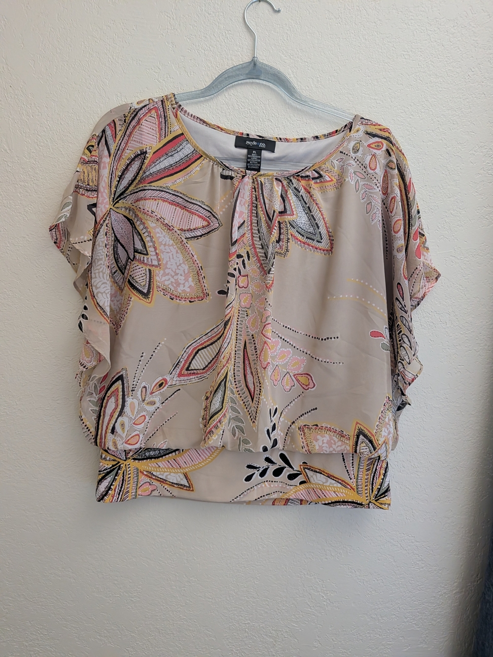 Apt. 9 Beige Floral Flutter-Sleeve Blouse